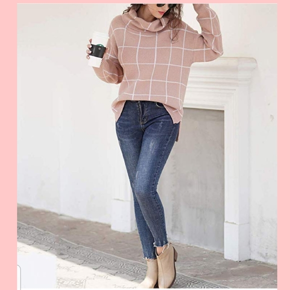 🆕️Women's Grid Pattern Turtleneck Sweater - Picture 2 of 3